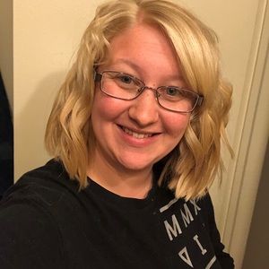 Meet your Posher, Courtney